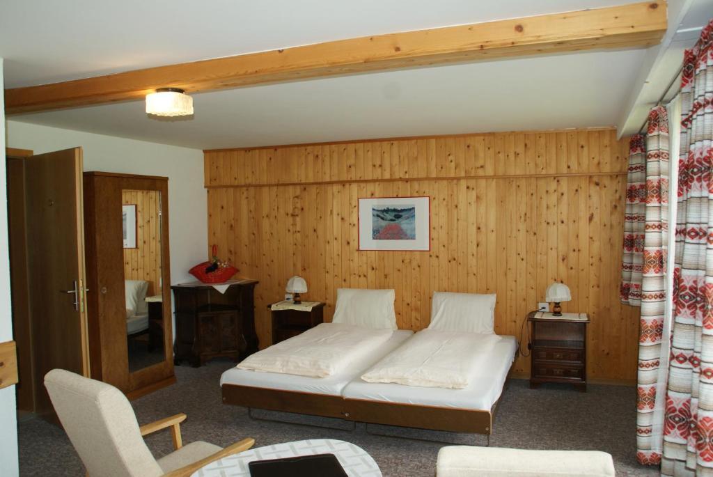 Hotel Pension Spycher Kandersteg Oda fotoğraf