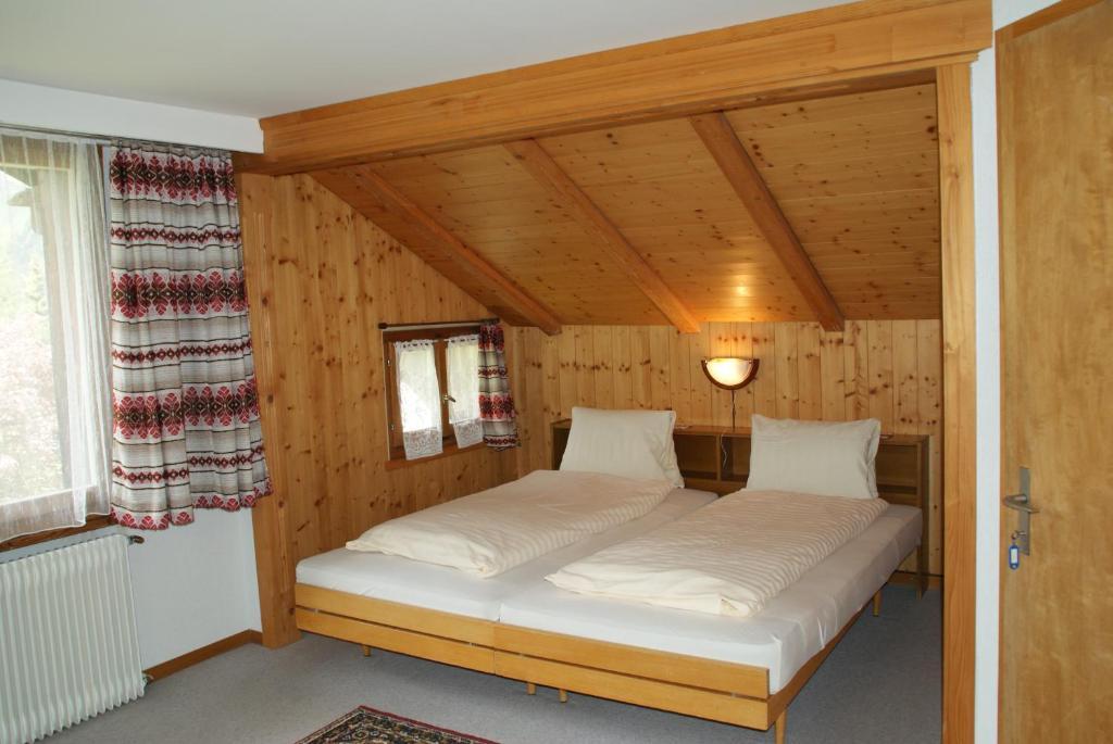 Hotel Pension Spycher Kandersteg Oda fotoğraf